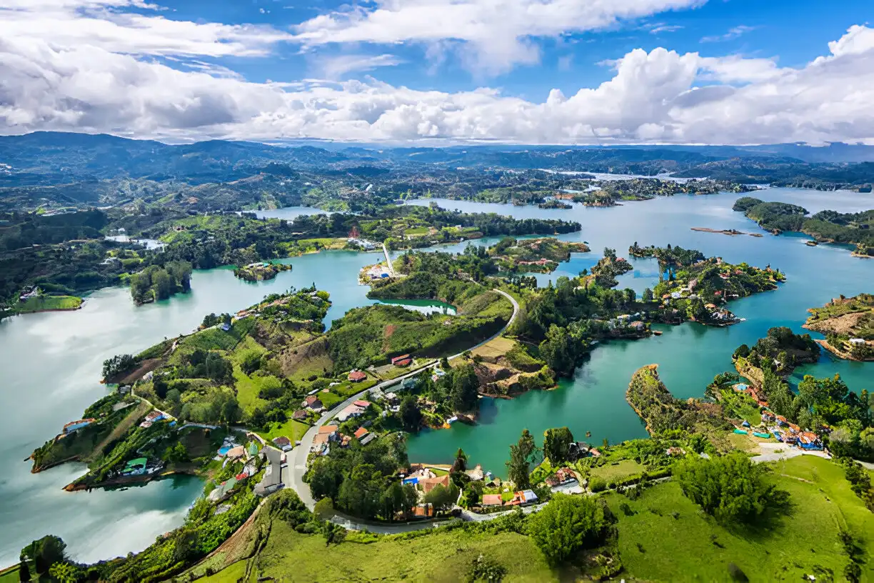 Travel Guide to Colombia: South America Hiding the Magic